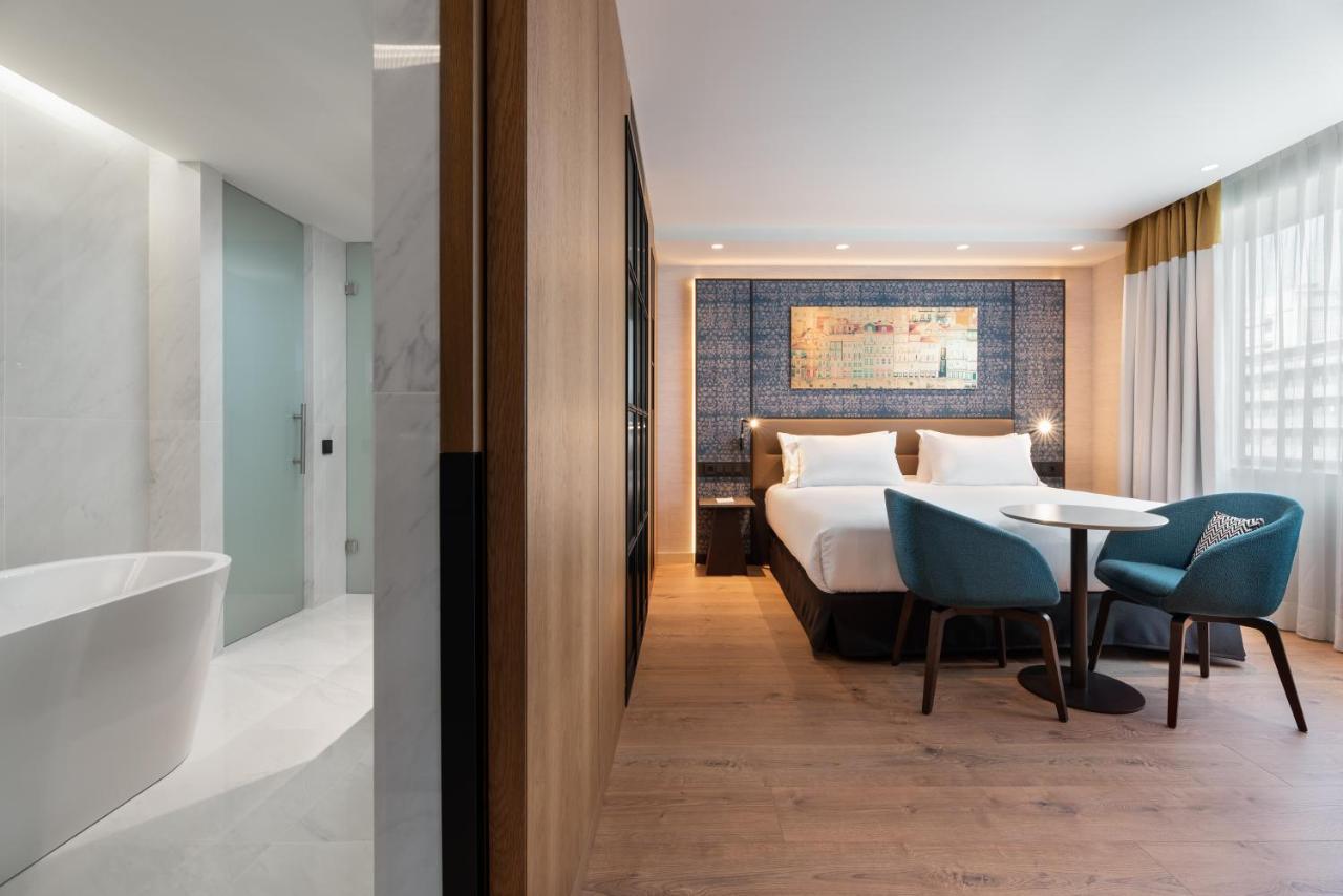 Eurostars Aliados Hotel Porto Ngoại thất bức ảnh A room at the hotel
