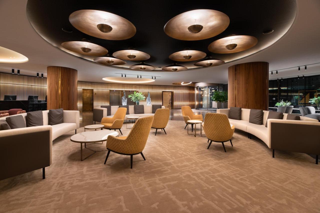Eurostars Aliados Hotel Porto Ngoại thất bức ảnh The new lounge at London Heathrow Airport