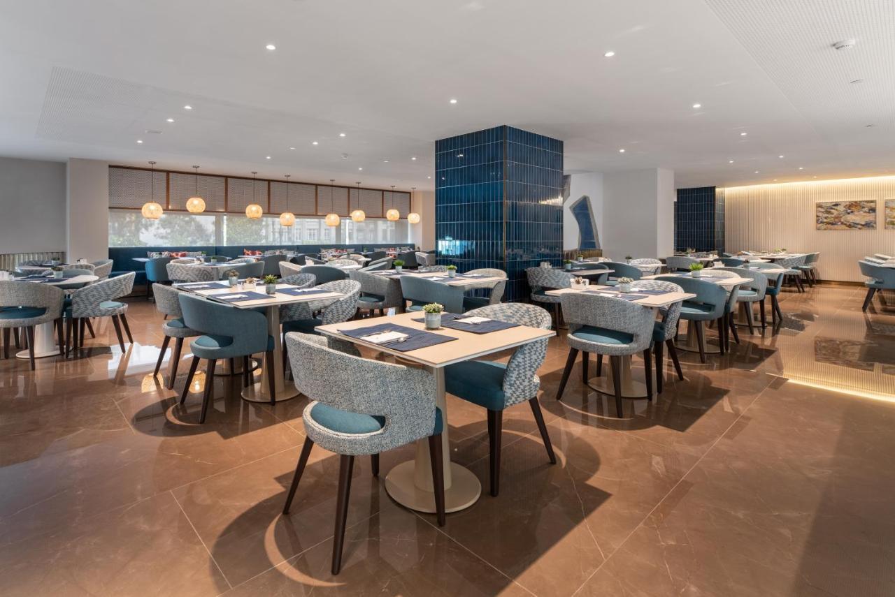 Eurostars Aliados Hotel Porto Ngoại thất bức ảnh The lounge at London Heathrow Airport