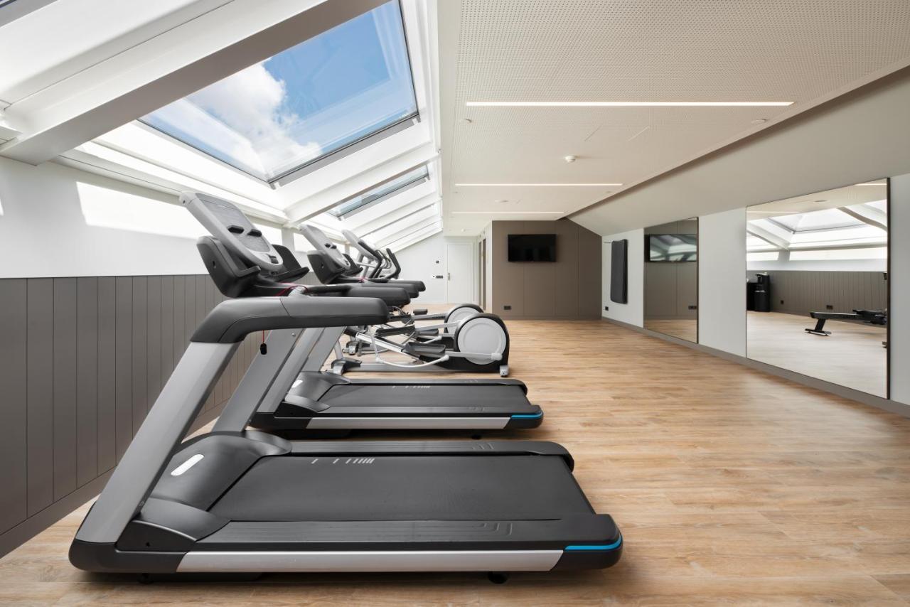 Eurostars Aliados Hotel Porto Ngoại thất bức ảnh A treadmill