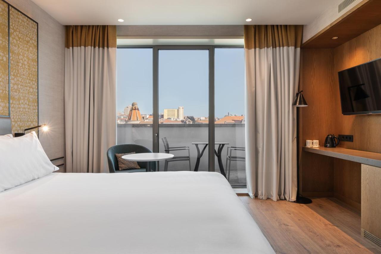 Eurostars Aliados Hotel Porto Ngoại thất bức ảnh Deluxe room with balcony