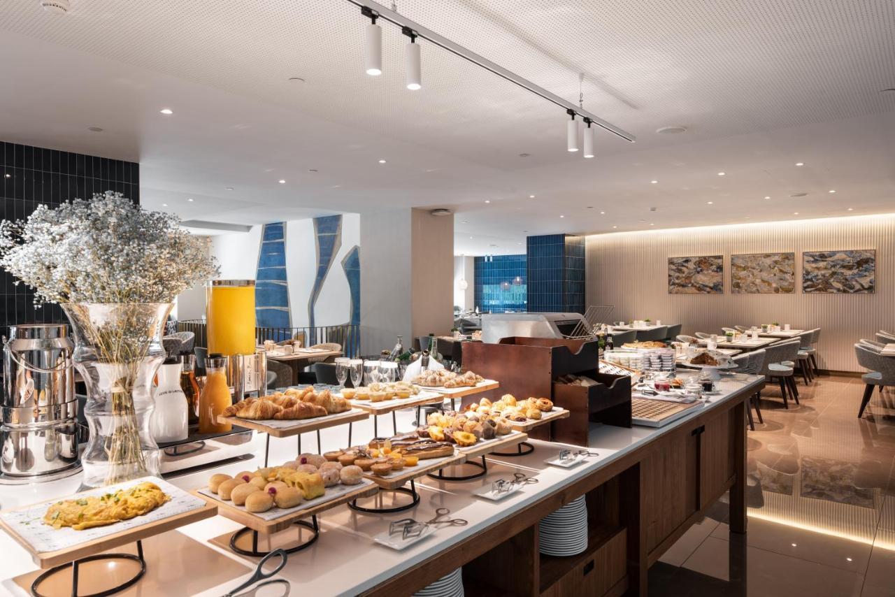 Eurostars Aliados Hotel Porto Ngoại thất bức ảnh The lounge at the airport